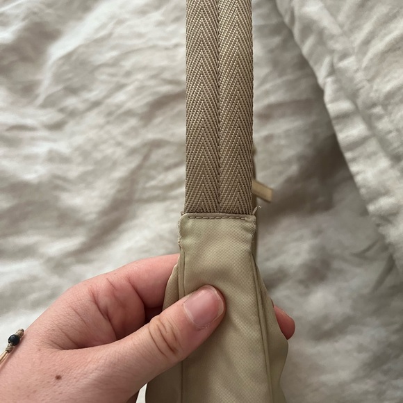 Nude Prada Re-Edition Y2K Shoulder Purse - Picture 11 of 15